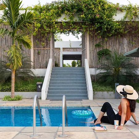 Open House By Stayvista - Nestled In Nature, Featuring A Swimming Pool & Expansive Lawn For A Serene Retreat Shikrapur 外观 照片